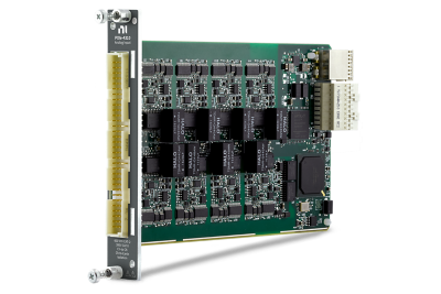 Das NI PXIe-4310 kann bis zu 600 V mit Isolation zwischen Kanälen messen