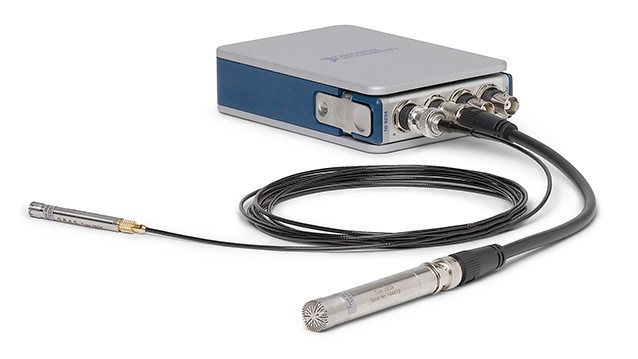 Mikrofonsensor mit Schall- und Schwingungsmessmodul und CompactDAQ-Chassis