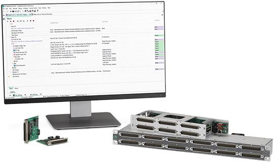 Monitor que muestra el software TestStand con planos traseros y módulos TestScale