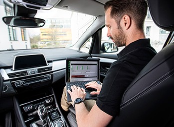 Data analytics in side of the vehicle 