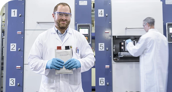 Laboratoire/installation de validation testant des éléments et des modules de batterie 