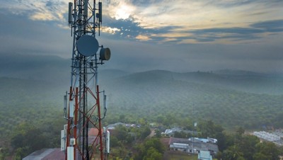 Real-Time Direction Finding and Spectrum Monitoring with Software Defined Radios