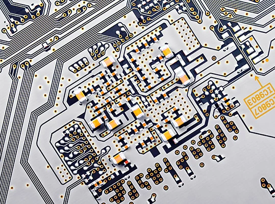 carte de circuit imprimé et puce