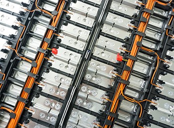 Vista del paquete de baterías con módulos y celdas visibles