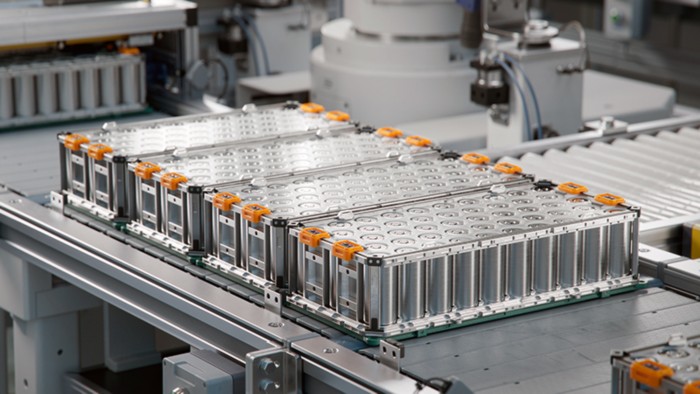 Módulo de batería para la industria automotriz en la línea de producción
