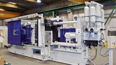 NI OPC software connects to industrial machinery.