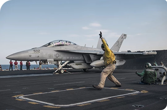 Avión de combate naval de los EE. UU. desde portaaviones